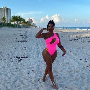 Labella Blondie One Piece Swimsuit w Zipper sz S